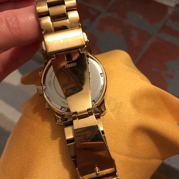 Michael Kors watch - Picture 3 of 5